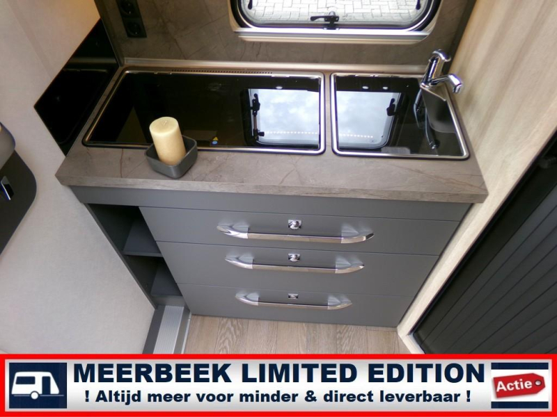 Hobby De Luxe 460 SFF 2027 NIEUWSTE MODEL !  foto: 7