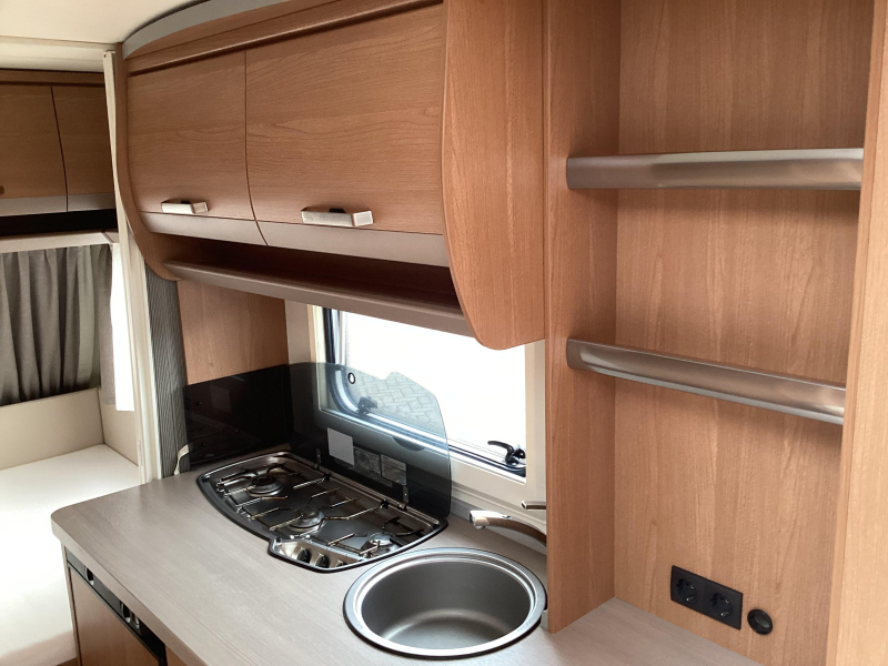Knaus Sport 420 QD mover/voortent  foto: 9