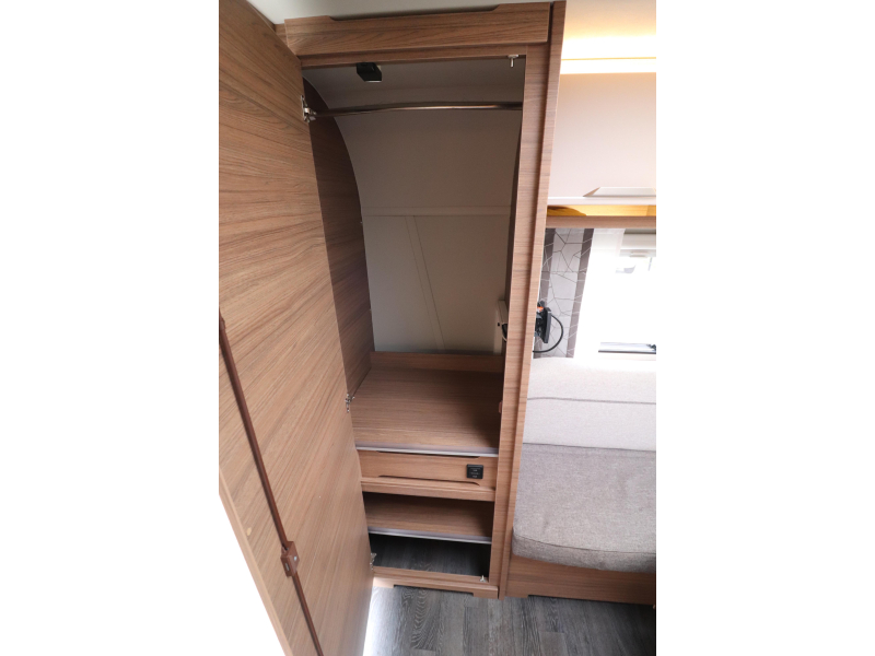 Knaus Sport E-Power Selection 420 QD Mover / Luifel / Airco  foto: 15