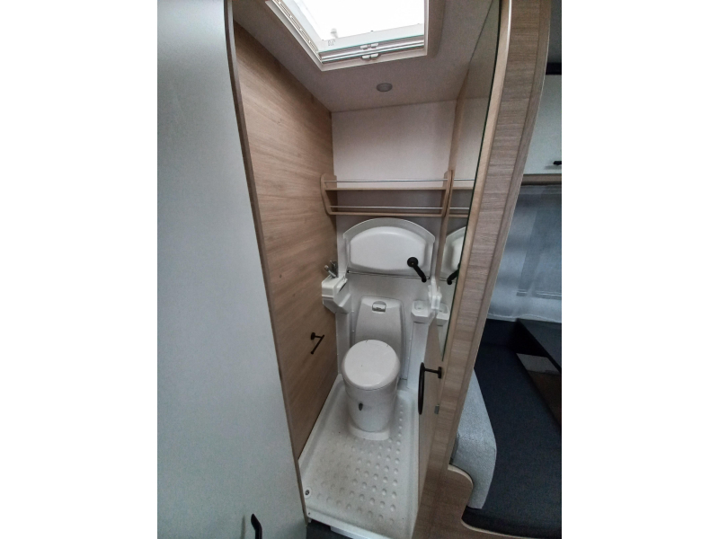 Caravelair Alba Family 466 voortent-uitbouw-mover  foto: 11