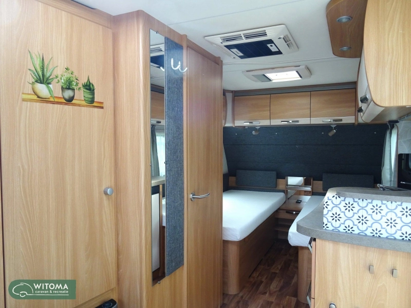 Knaus Sudwind Limited Edition 460 EU mover-Thule omnistor luif  foto: 5