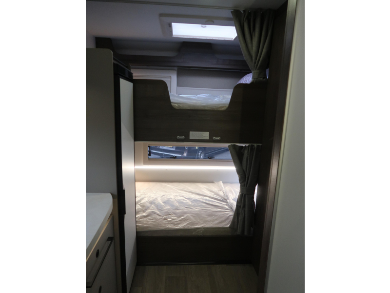 Benimar Cocoon 425 GROOT STAPELBED EN HEFBED  foto: 12