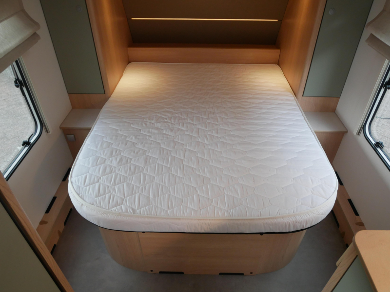 LMC Style 450 D Mover, voortent  foto: 13