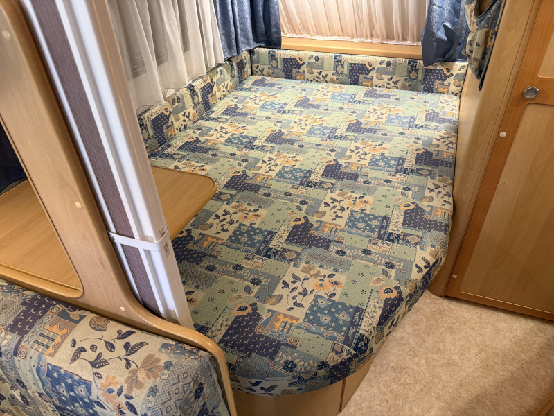 TEC Travel King 390 ATF TREINZIT VASTBED VOORTENT  foto: 6