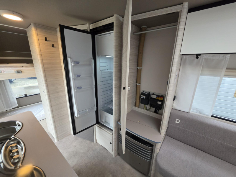 Dethleffs C'Joy Active 480 QLK Stapelbed, 6 persoons!  foto: 11