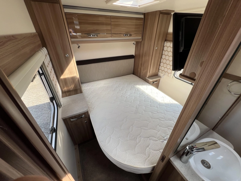 Sprite Cruzer 520 SR Mover Zakluifel Queensbed  foto: 16