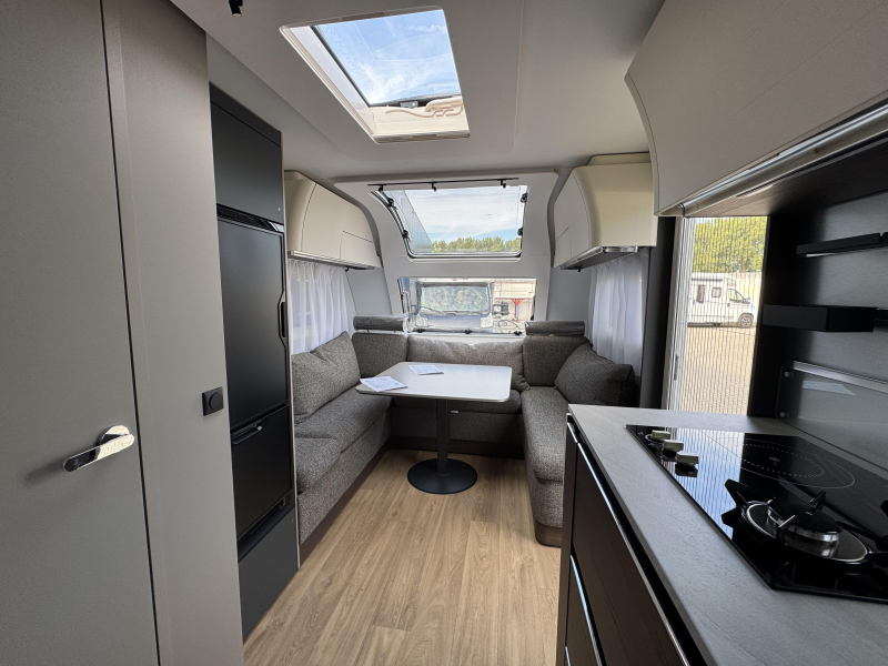 Adria Alpina 583 UL  foto: 4