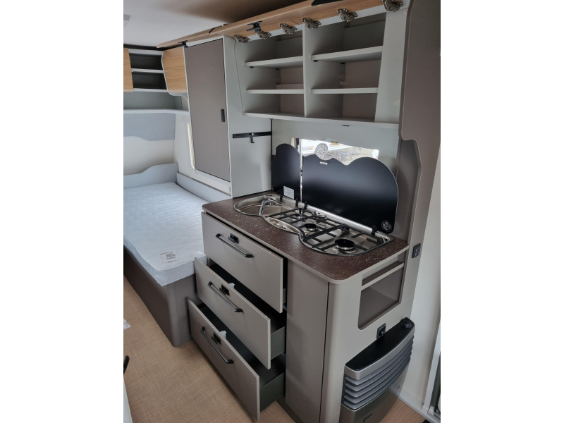 Bürstner B66 490 TL - Enkele bedden -  foto: 8