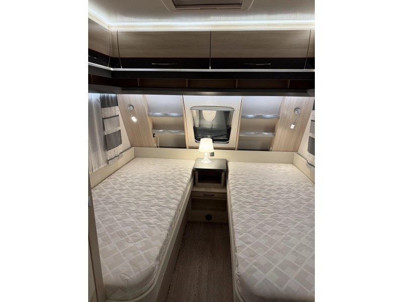 Hobby De Luxe Edition 495 UL 2 BEDDEN MOVER LUIFEL TOP  foto: 7