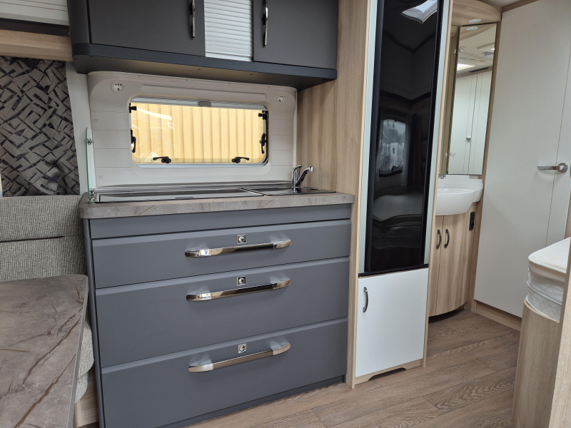 Hobby De Luxe 460 UFE  foto: 6