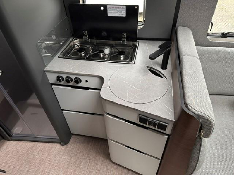 Hymer B-MC T 680 LITHIUM-SOLAR-OMVORMER  foto: 9
