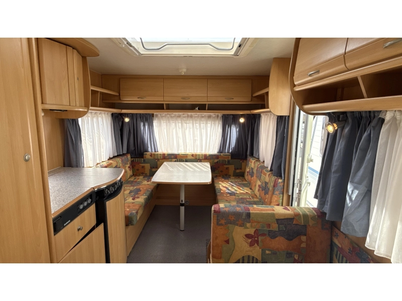 Dethleffs Camper 490 TK 2x zitgroep stapelbed  foto: 8