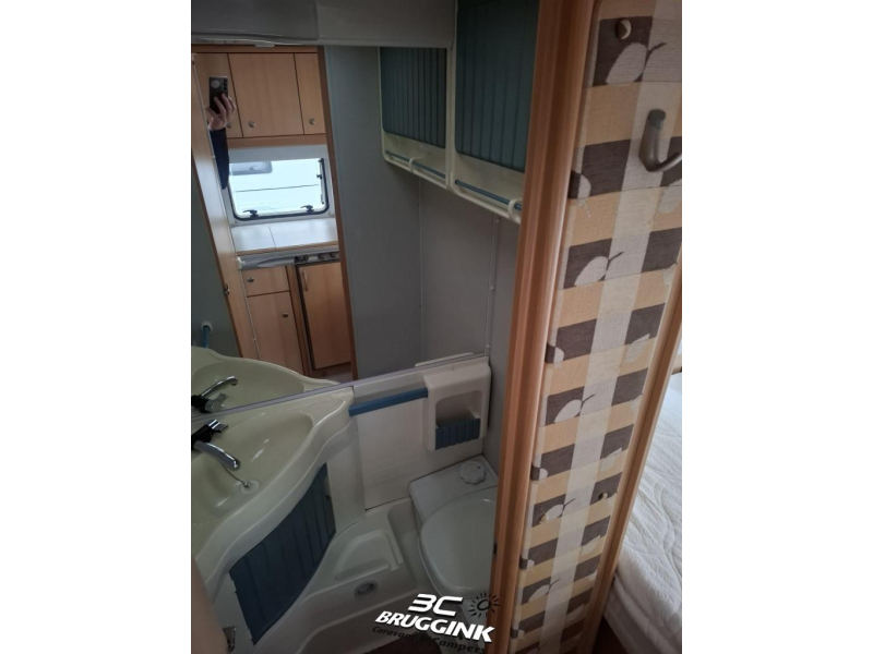 Knaus Sudwind As Good As Gold 400 TMF Dwars Bed Treinzit  foto: 6