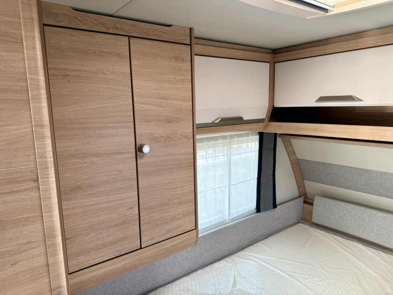 Knaus Sudwind Black Selection 460 EU Airco Actie!  foto: 9
