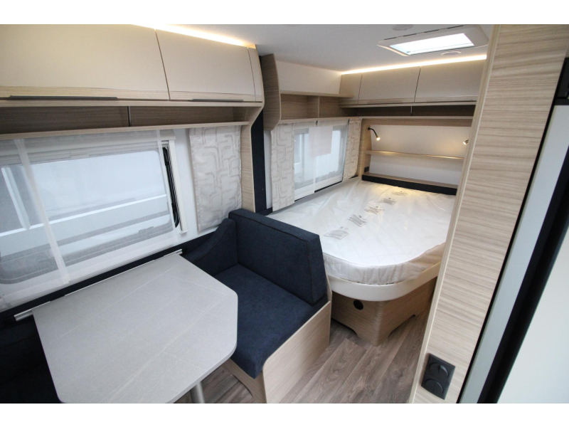 Fendt Bianco Activ 390 FHS Frans bed & hoge koelkast  foto: 6