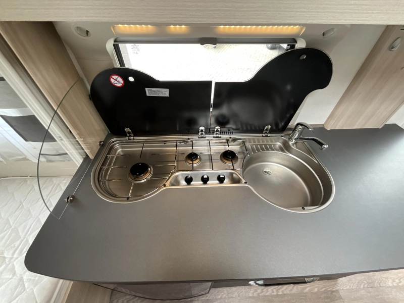 Hobby De Luxe Edition 440 SF MOVER-VOORTENT-LUIFEL  foto: 8