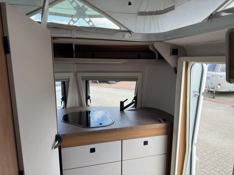 Eriba Touring 420 Legend mover luifel  foto: 10