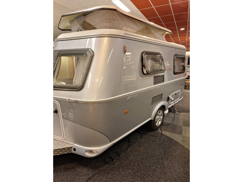 Eriba Touring 410 GT Lengte slaper zitje mover  foto: 3
