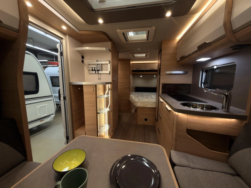 Knaus Sudwind Black Selection 500 FU 1800KG+vloer+Fransbed  foto: 6