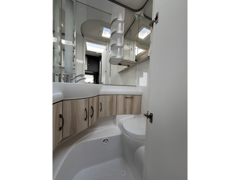 Hobby De Luxe 495 UL 1800kg-bedvebred-reswiel  foto: 8