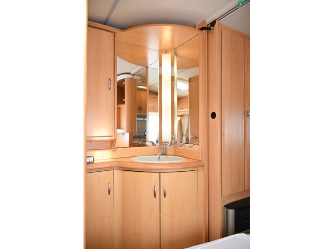 Hobby De Luxe 460UFe foto: 17