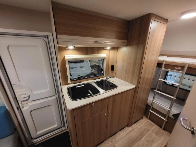 Dethleffs C'Joy 410 LK inclusief Dorema voortent  foto: 6
