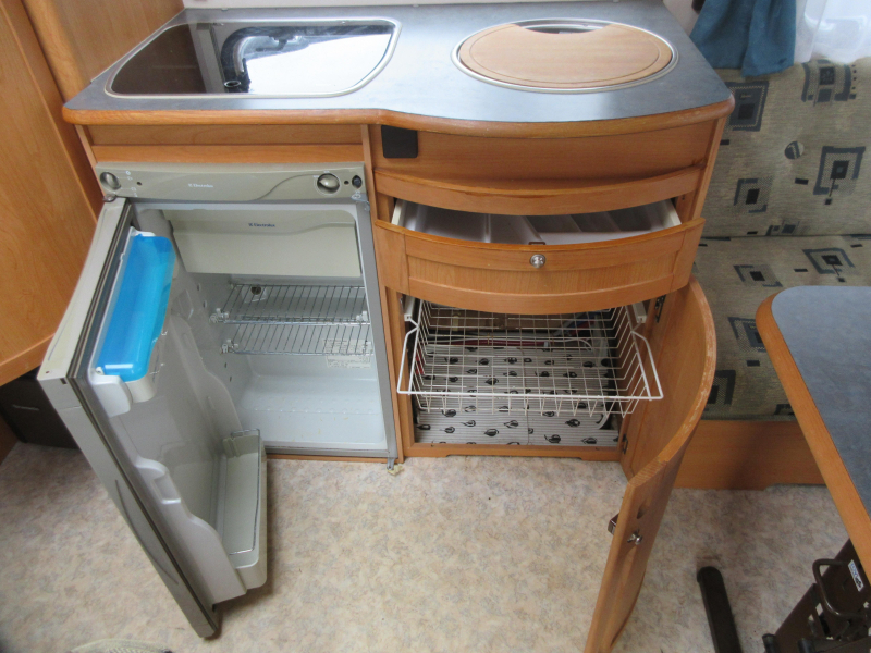 Adria Unica B 502 UK 5 PEROONS MET STAPELBED  foto: 10