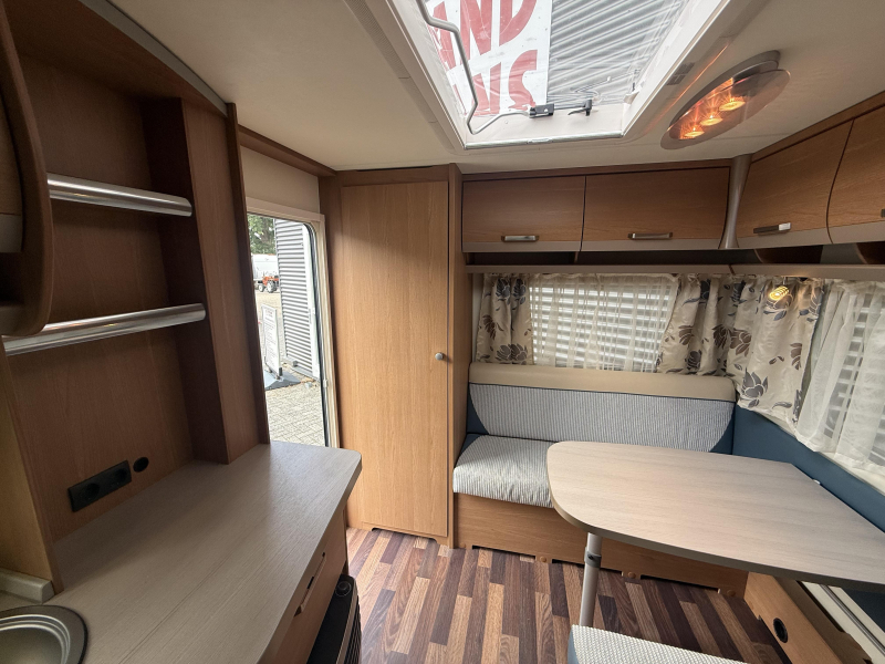 Knaus Sport 420 QD VASTBED TREINZIT VOORTENT  foto: 5