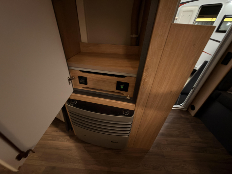 Knaus Sport Platinum 450 FU +vloerverwarming+1700kg  foto: 13