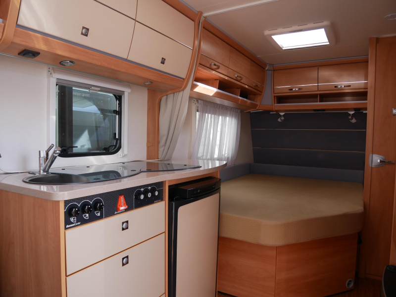 Dethleffs Camper 450 FL Mover, luifel, fietsrek  foto: 10