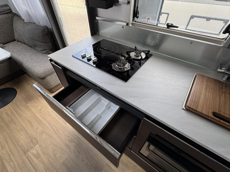 Adria Alpina 583 UL  foto: 12