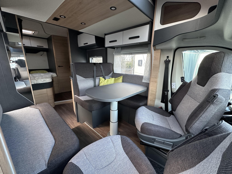 Knaus L!ve Wave 650 MF AUTOMAAT + HEFBED 