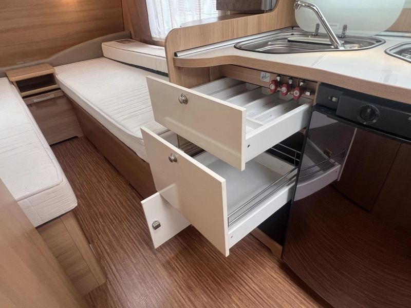 TEC Travel King 470 E zit enkele bedden toilet  foto: 9