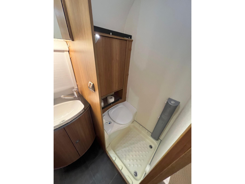 Dethleffs Nomad 520 RET Lengtebedden,Mover, Airco  foto: 18