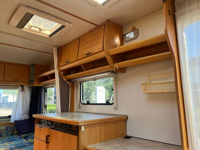 LMC 450 | Fietsenrek | Half Automatische Mover | Dinette | Voortent | Kachel foto: 13