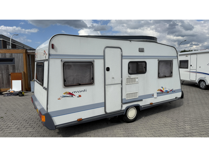 Bürstner Avanti 460 rondzit zit toilet  foto: 11