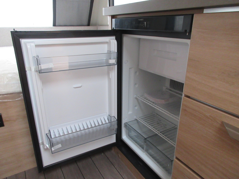 Knaus Sudwind Black Selection 420 QD COMPACT EN GROTE KEUKEN !  foto: 8