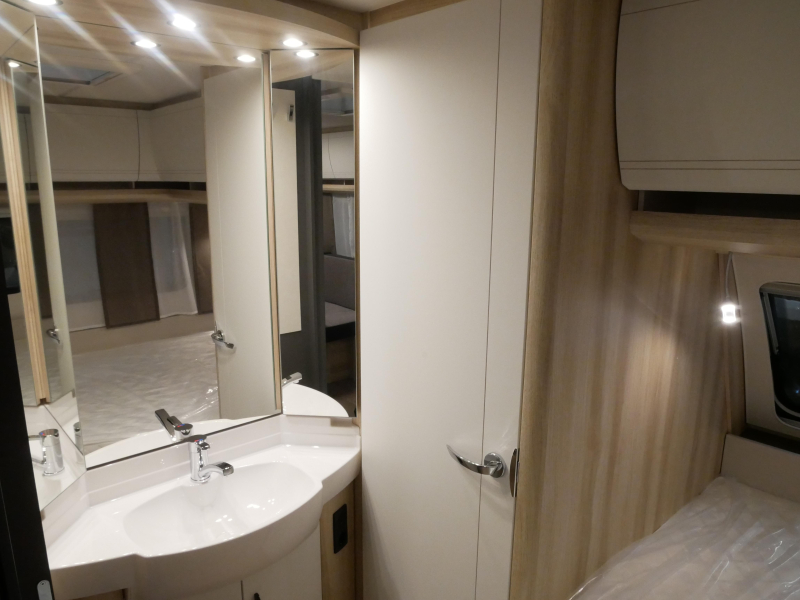 Hobby De Luxe 460 UFE Model 2027  foto: 8