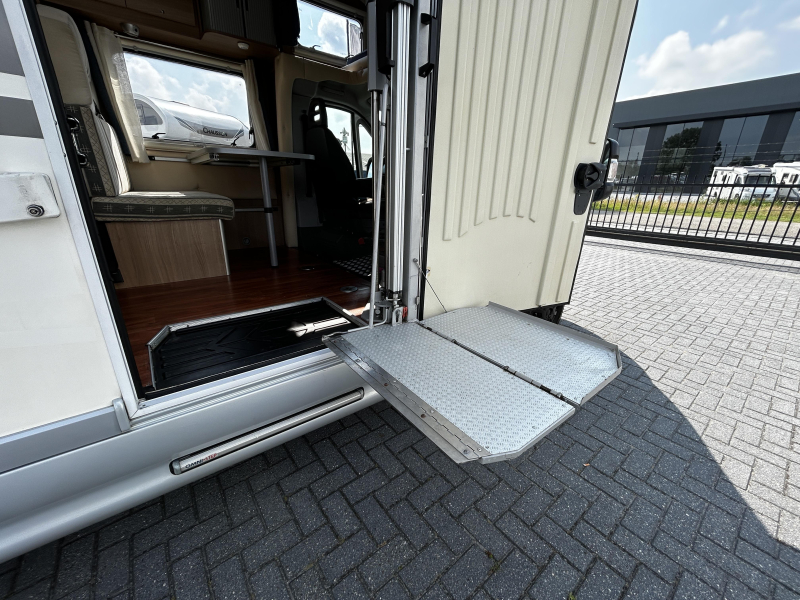 Elnagh M200 CPT Rolstoel-camper met lift  foto: 7