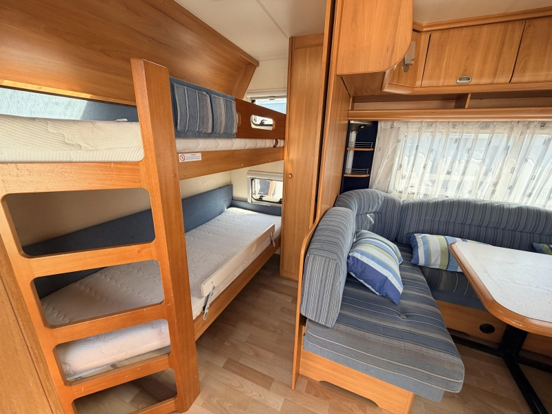 Hobby De luxe Easy 560 KMFE Voortent, 6 pers. 