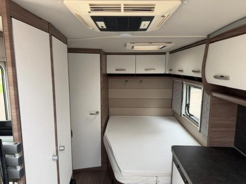 Knaus Sport Silver Selection 500 UF mover airco pano luifel  foto: 10