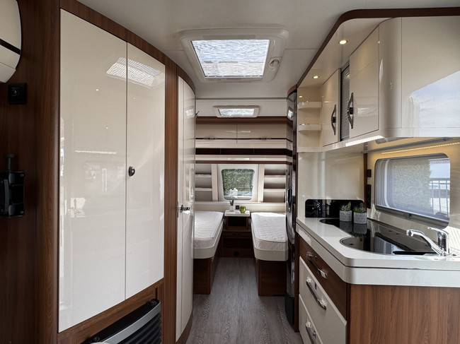 Hobby Excellent 495 UL met enkele bedden **Mover/ATC/1e eigenaar/Zeer nette caravan** foto: 21