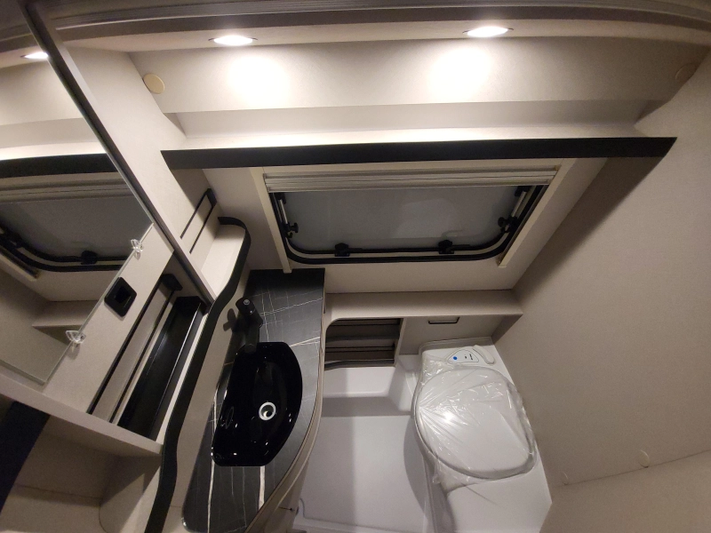 Eriba Touring Silver Editie 542 mooi compleet  foto: 10