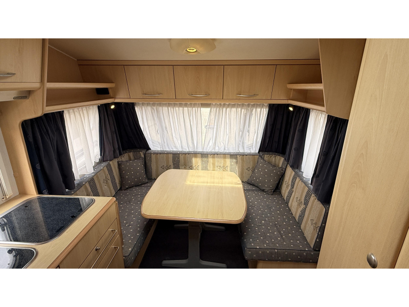 Chateau Calista 450 FHU frans bed rondzit toilet  foto: 2