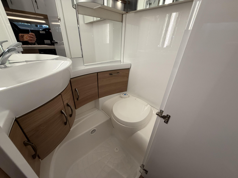 Hobby De Luxe 440 SF cassete luifel -  foto: 11