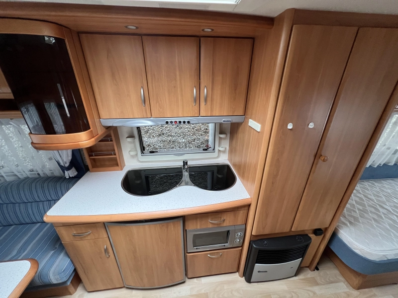 Hobby De luxe Easy 540 UL enkele Bedden Mover Airco  foto: 6