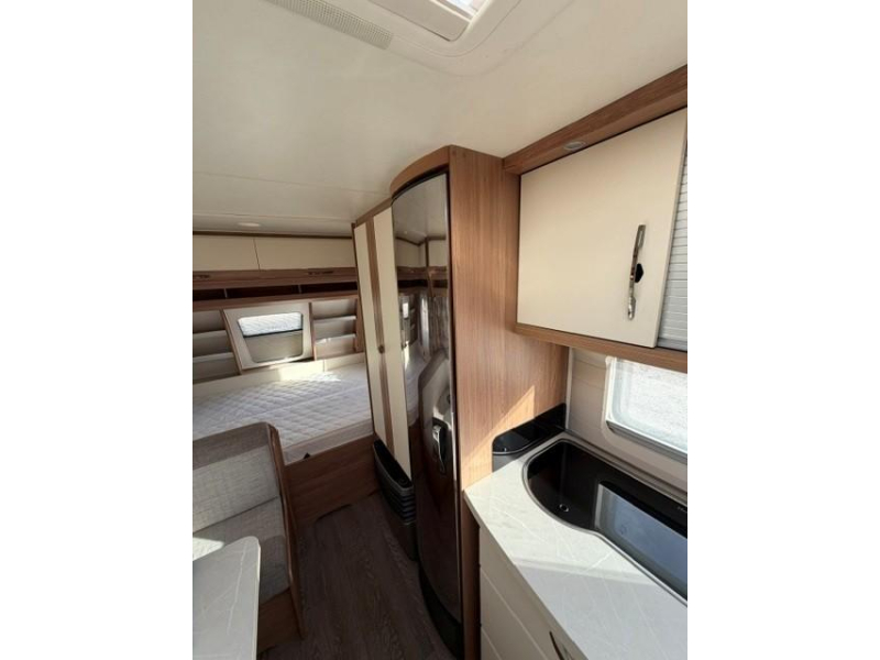 Eriba Touring 430 voortent air fietsenrek  foto: 16