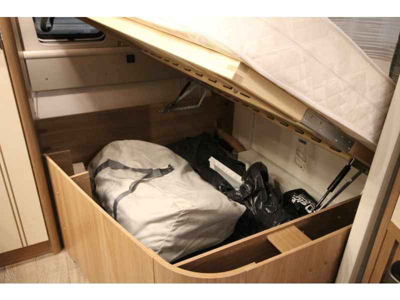 Hobby Excellent 495 UFE Mover, MPP accu, Voortent  foto: 18