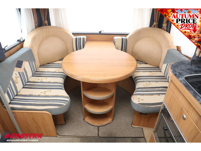 Bürstner Trecento 525 TL Middenkeuken Lengtebed foto: 19