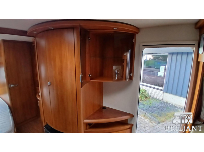 Hobby 560 UFE caravan fransbed/rondzit foto: 17